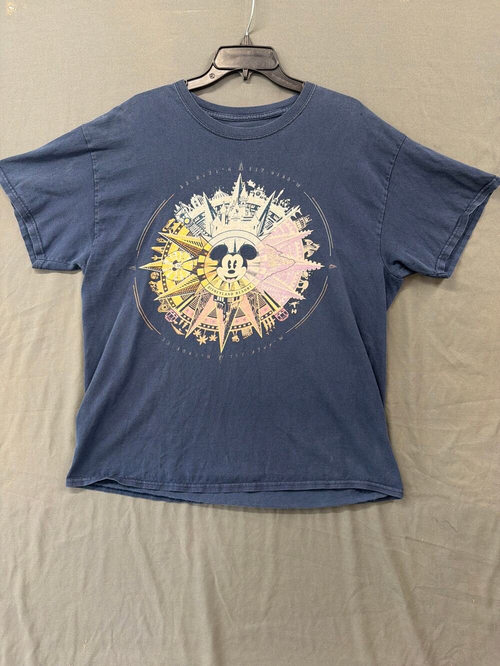 Disney Mickey Mouse men’s XL tee shirt
